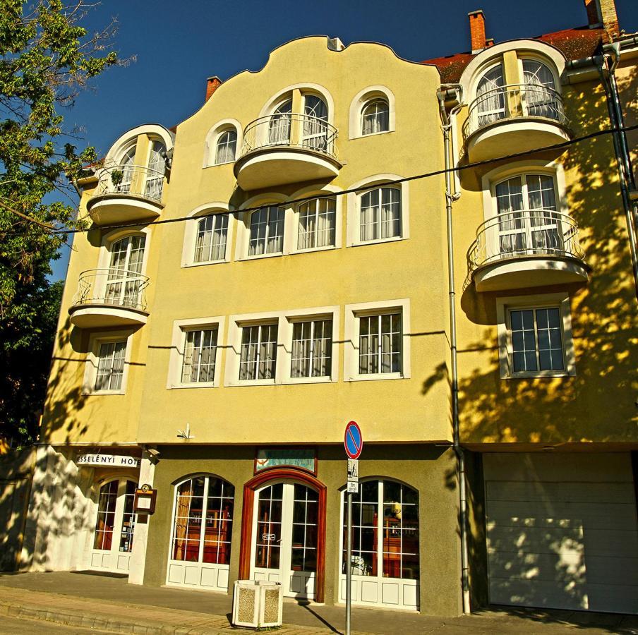 Hotel Wesselenyi Gyor Luaran gambar