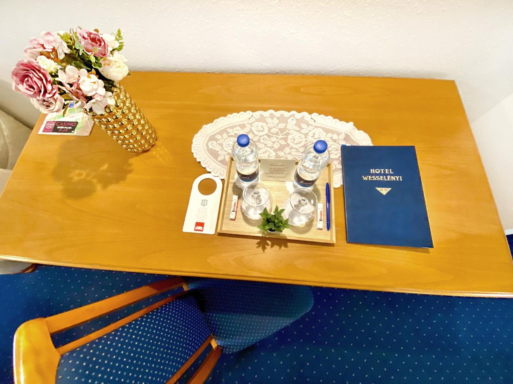 Hotel Wesselenyi Gyor Luaran gambar