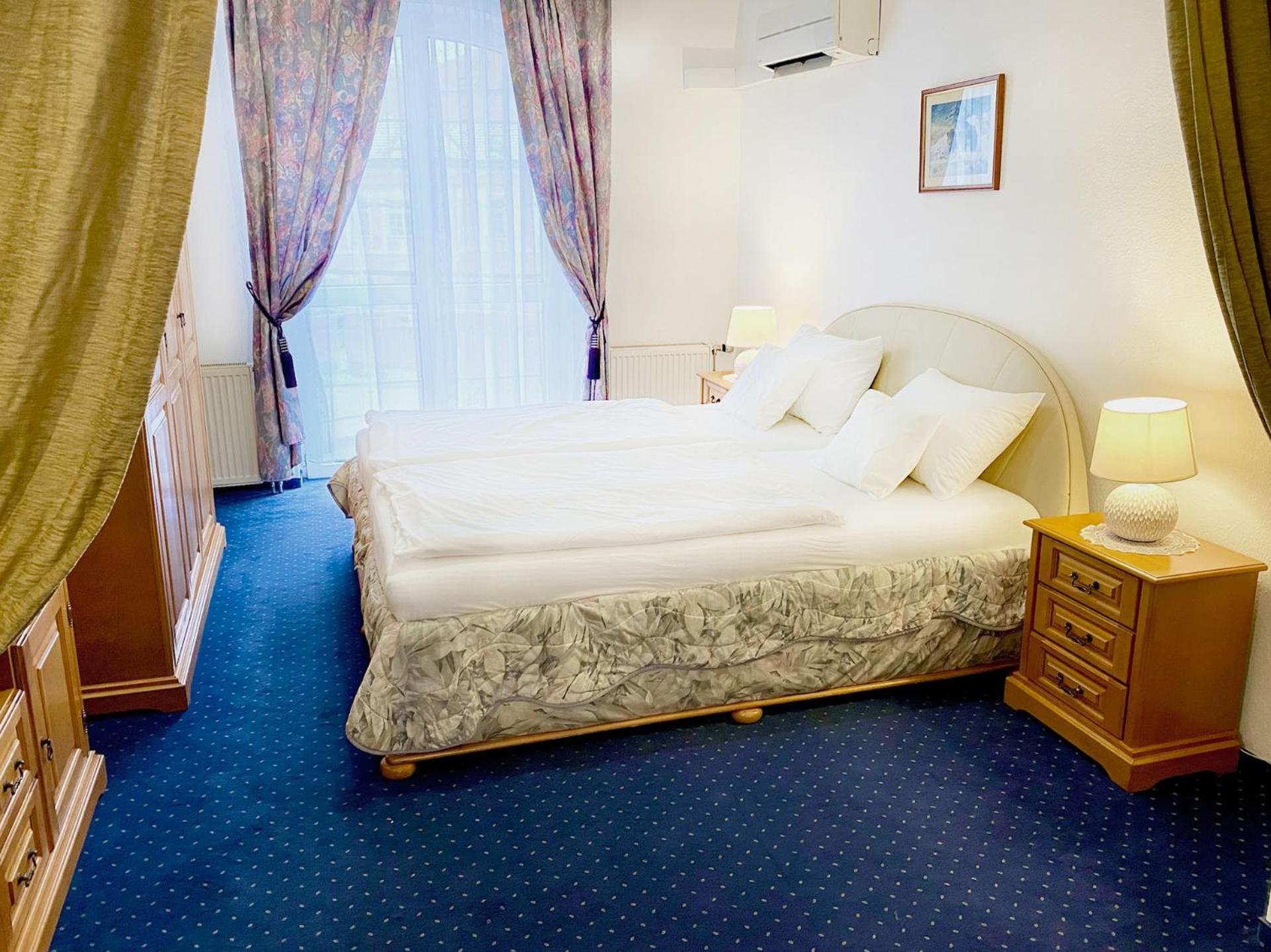 Hotel Wesselenyi Gyor Luaran gambar