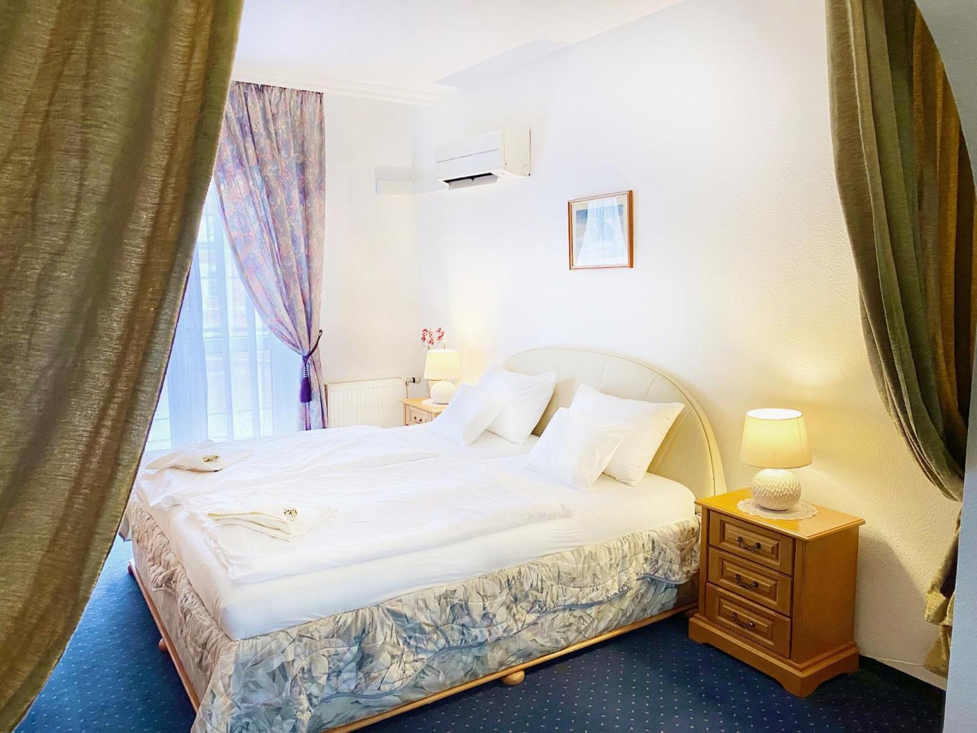 Hotel Wesselenyi Gyor Luaran gambar