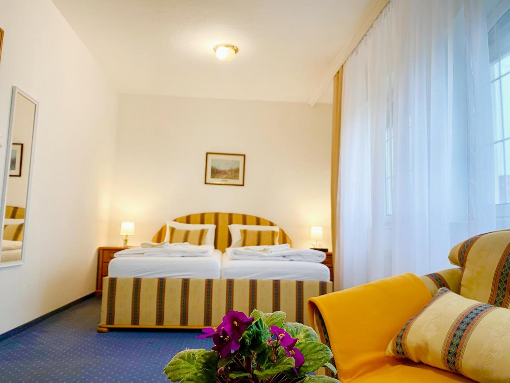 Hotel Wesselenyi Gyor Luaran gambar