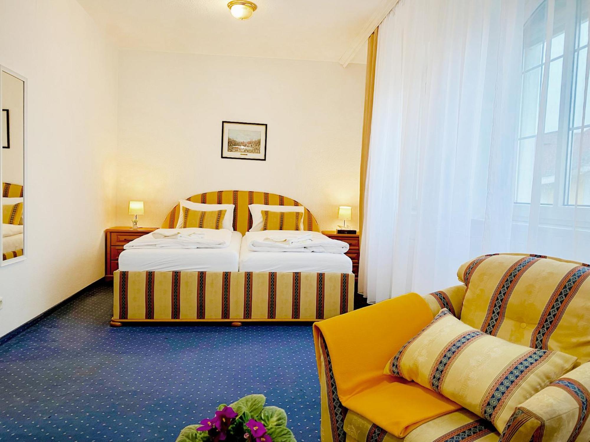 Hotel Wesselenyi Gyor Luaran gambar